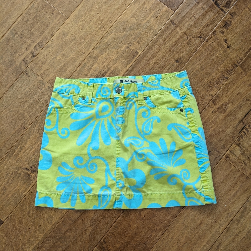 Gap skirt